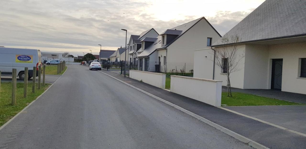 Sherman & Willy Jeep - 2 Maisons De Vacances, 4Min A Pied De La Plage - Parking Prive - Wifi Gratuit - Terrasse - Calme Saint-Côme-de-Fresné Buitenkant foto
