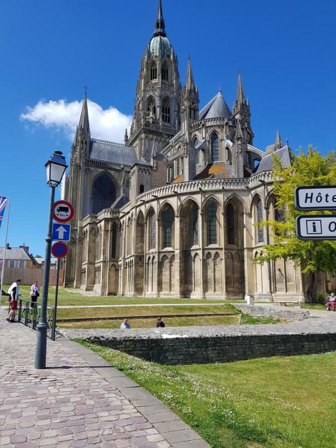 Sherman & Willy Jeep - 2 Maisons De Vacances, 4Min A Pied De La Plage - Parking Prive - Wifi Gratuit - Terrasse - Calme Saint-Côme-de-Fresné Buitenkant foto